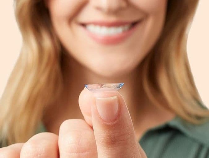 protein_buildup_on_contact_lenses_row_1