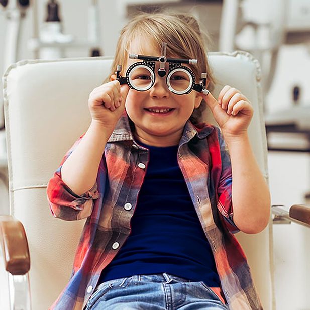 CMS_eye-health_what-happens-in-a-kids-eye-test_inline_4